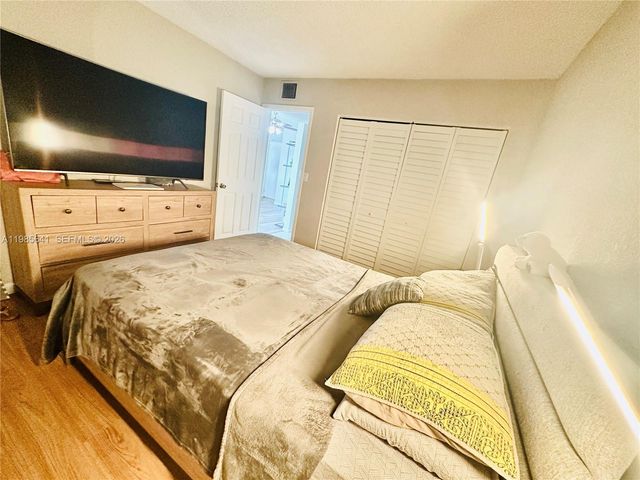 17530 NW 68th Ave C4012, Hialeah, FL 33015