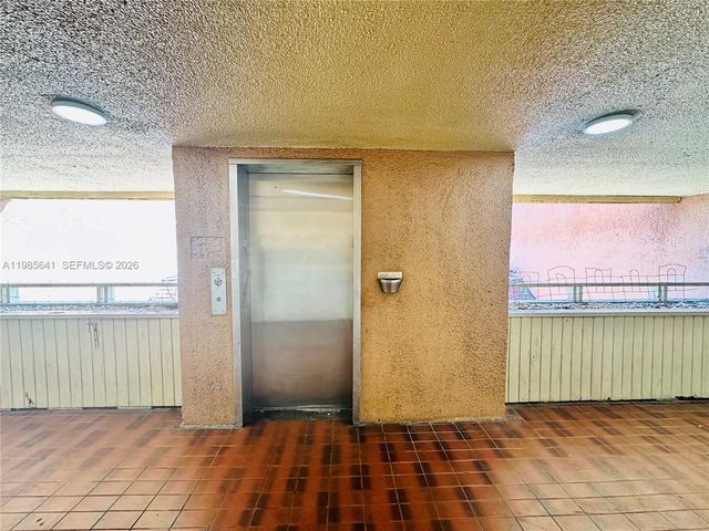 17530 NW 68th Ave C4012, Hialeah, FL 33015