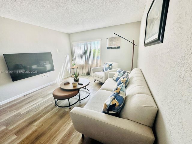 17530 NW 68th Ave C4012, Hialeah, FL 33015