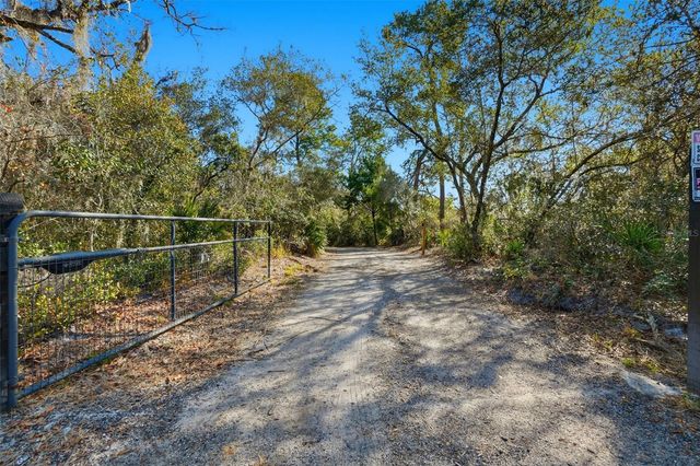 370 SAND PINE PLACE, Geneva, FL 32732