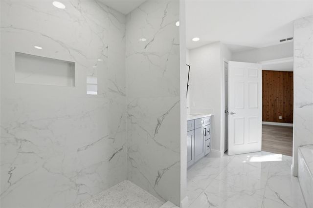 370 SAND PINE PLACE, Geneva, FL 32732