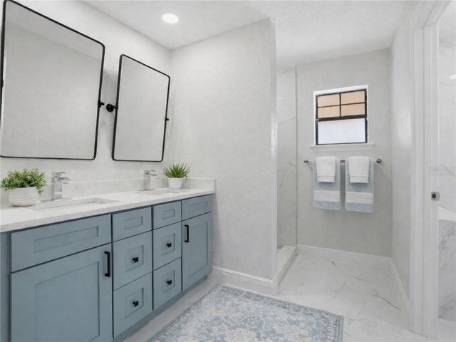 370 SAND PINE PLACE, Geneva, FL 32732