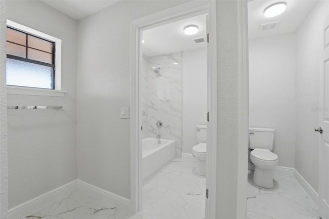 370 SAND PINE PLACE, Geneva, FL 32732