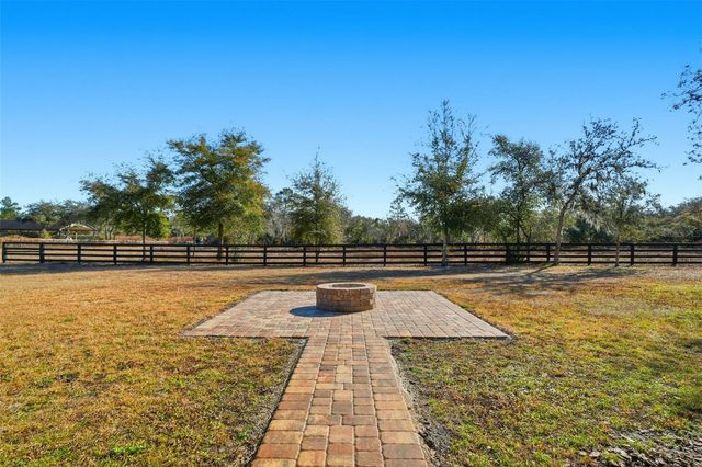 370 SAND PINE PLACE, Geneva, FL 32732