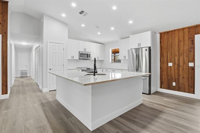 370 SAND PINE PLACE, Geneva, FL 32732