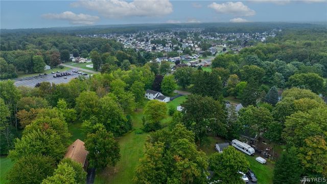 6494 Versailles Road, Hamburg, NY 14085