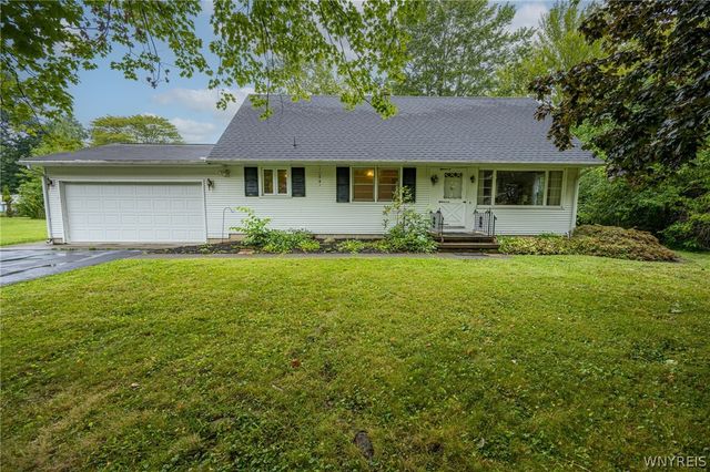 6494 Versailles Road, Hamburg, NY 14085