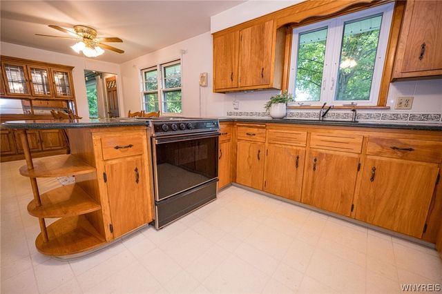 6494 Versailles Road, Hamburg, NY 14085