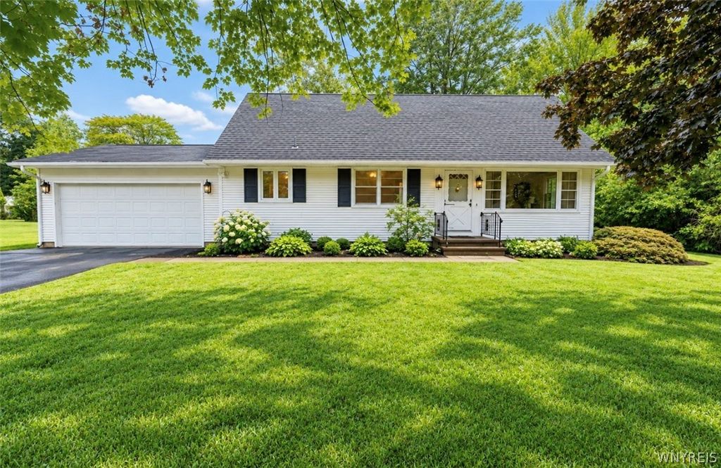 6494 Versailles Road, Hamburg, NY 14085