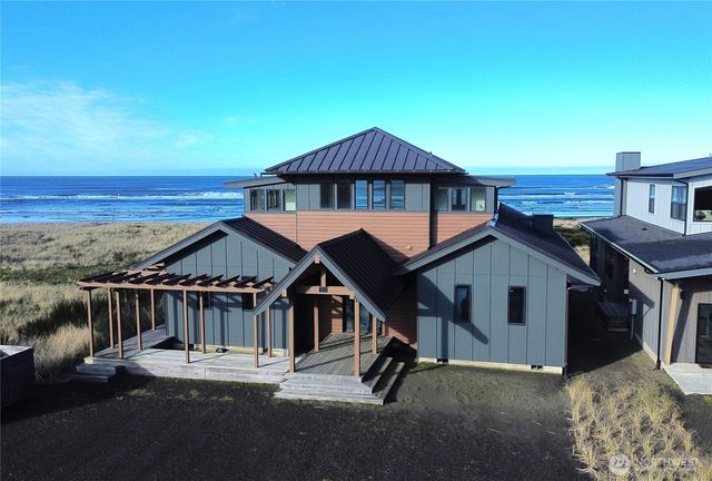 911 Dune Crest, Westport, WA 98595