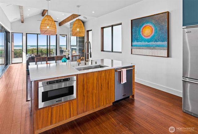 911 Dune Crest, Westport, WA 98595