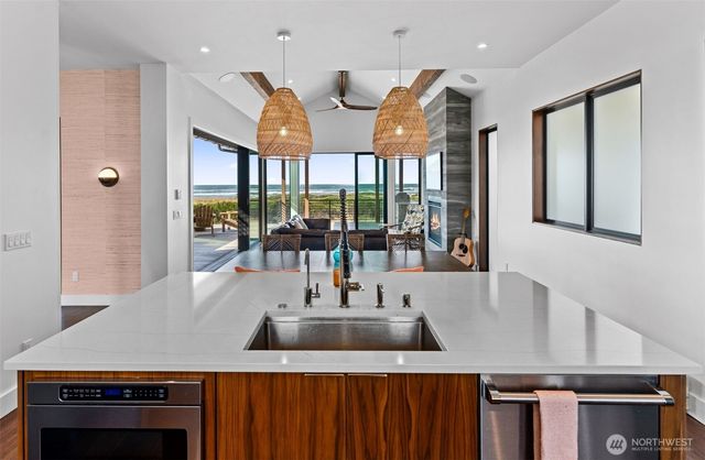 911 Dune Crest, Westport, WA 98595