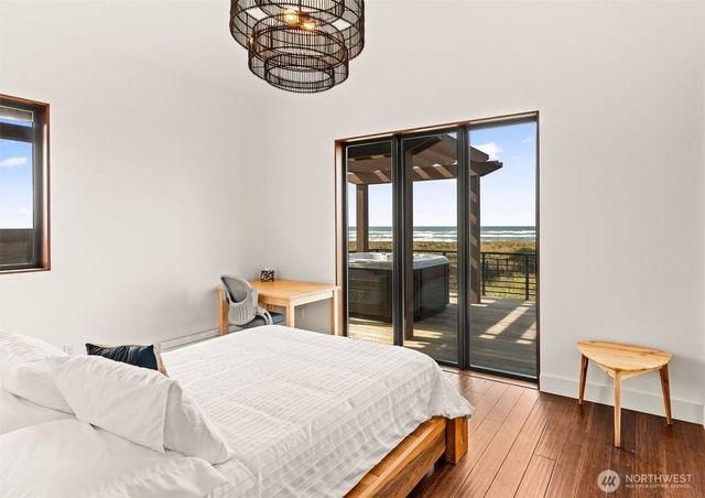 911 Dune Crest, Westport, WA 98595