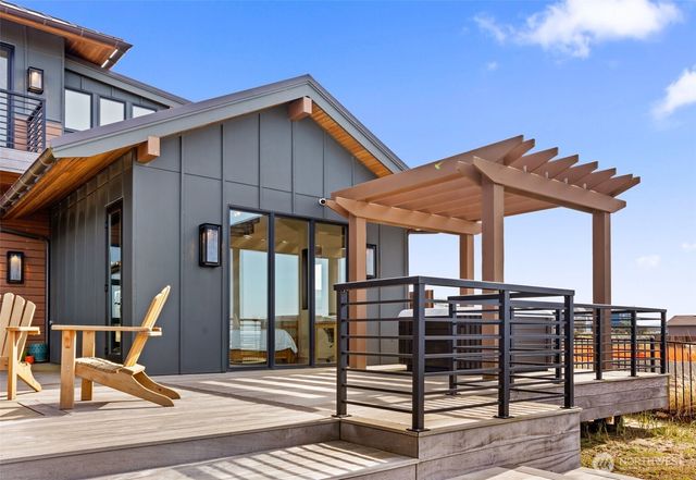 911 Dune Crest, Westport, WA 98595