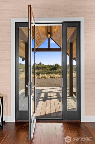 911 Dune Crest, Westport, WA 98595