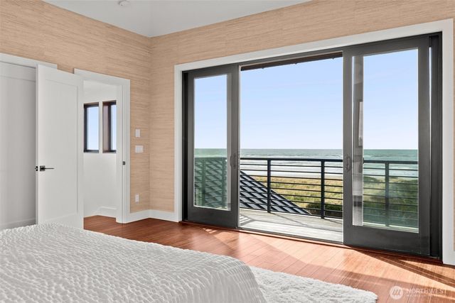 911 Dune Crest, Westport, WA 98595