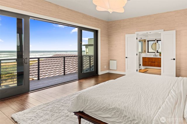 911 Dune Crest, Westport, WA 98595