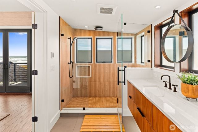 911 Dune Crest, Westport, WA 98595