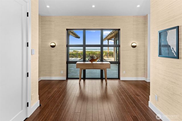 911 Dune Crest, Westport, WA 98595