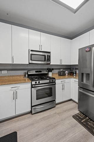 757 N Orleans Street 710, Chicago, IL 60654