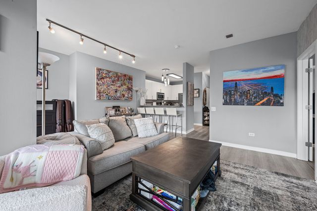 757 N Orleans Street 710, Chicago, IL 60654