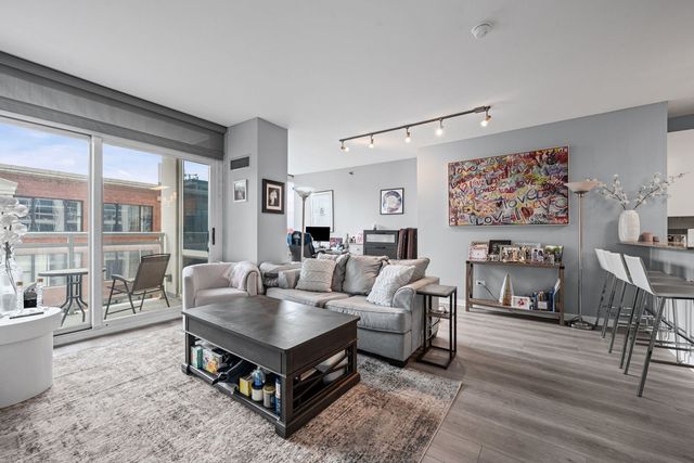 757 N Orleans Street 710, Chicago, IL 60654