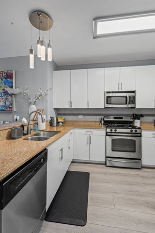 757 N Orleans Street 710, Chicago, IL 60654