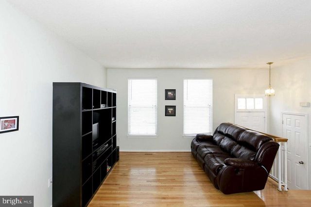 7818 CLOISTER PL, Greenbelt, MD 20770