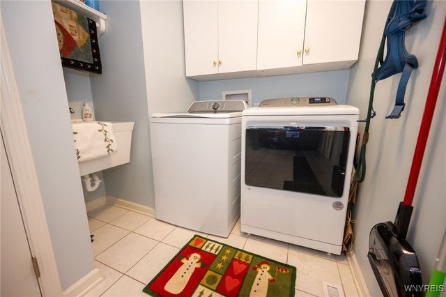 131 Thamesford Court, Amherst, NY 14221