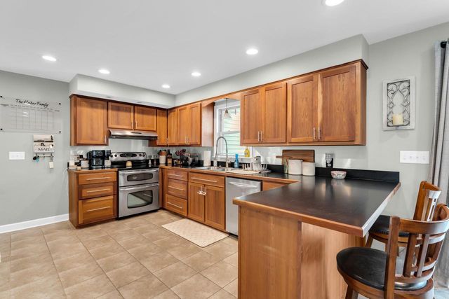 341 Dardis DRIVE, Burlington, WI 53105