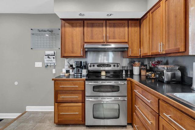 341 Dardis DRIVE, Burlington, WI 53105