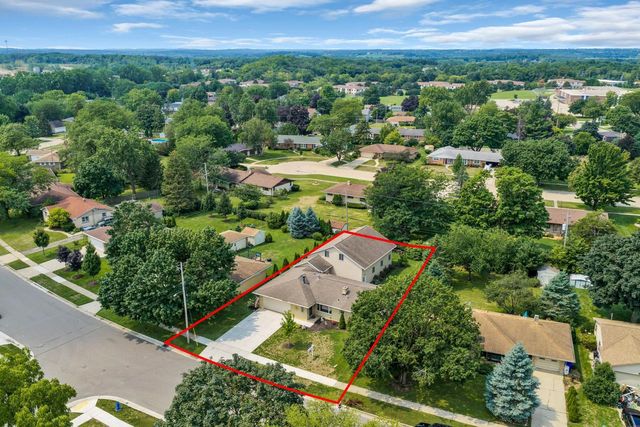 341 Dardis DRIVE, Burlington, WI 53105