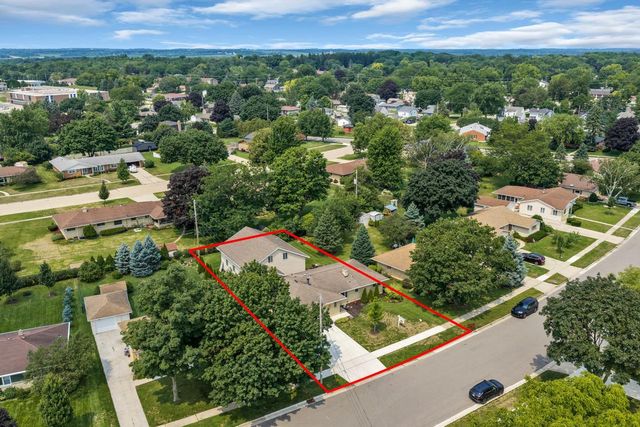 341 Dardis DRIVE, Burlington, WI 53105