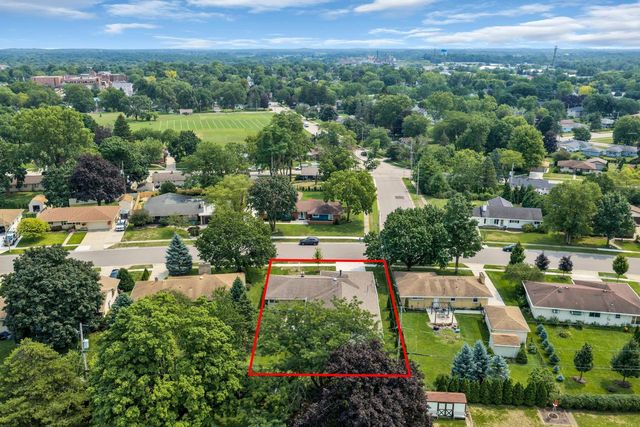 341 Dardis DRIVE, Burlington, WI 53105