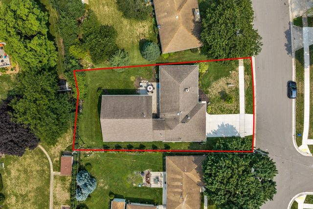 341 Dardis DRIVE, Burlington, WI 53105