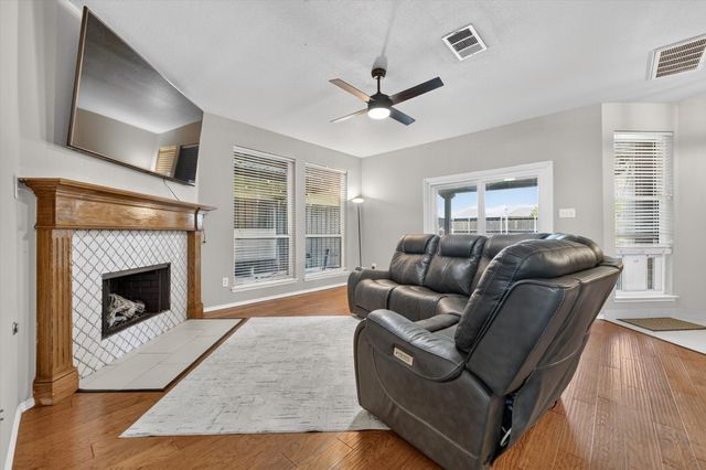 6217 Apache Drive, The Colony, TX 75056