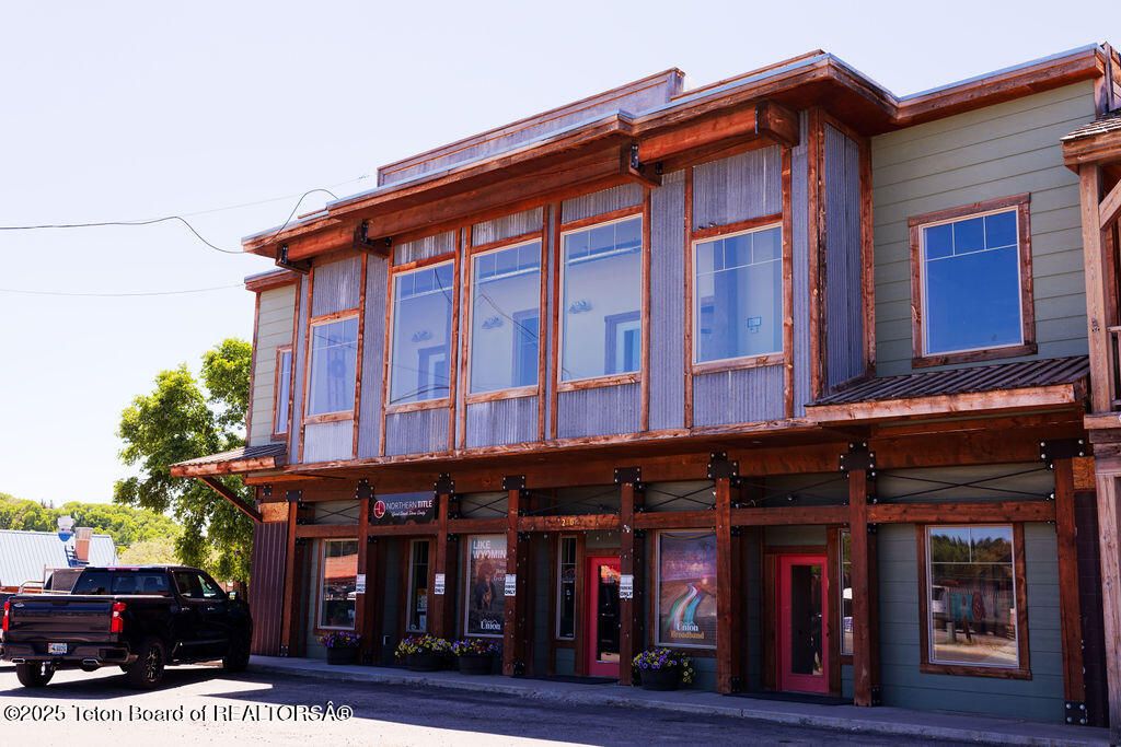 240 E PINE Street, Pinedale, WY 82941 photo 2