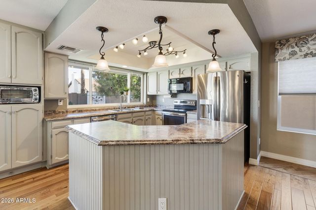 1922 E MYRNA Lane, Tempe, AZ 85284