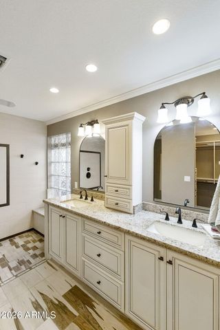 1922 E MYRNA Lane, Tempe, AZ 85284