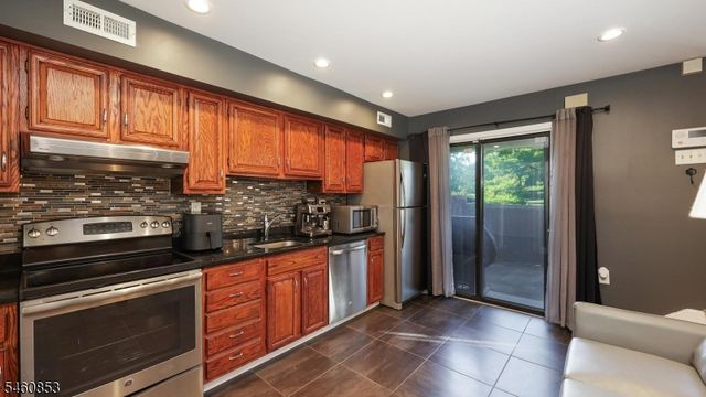 488 Auten Rd 1C 1C, Hillsborough Twp., NJ 08844