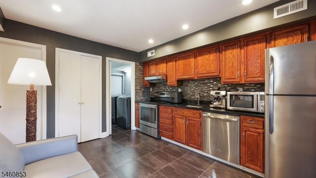 488 Auten Rd 1C 1C, Hillsborough Twp., NJ 08844