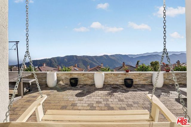 16718 Calle Arbolada, Pacific Palisades, CA 90272