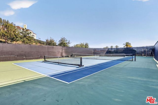 16718 Calle Arbolada, Pacific Palisades, CA 90272