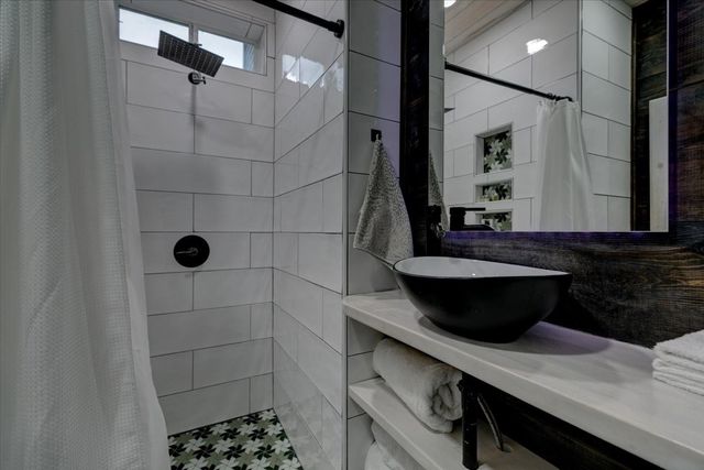 2203 High Street, Des Moines, IA 50312