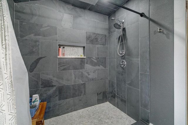 2203 High Street, Des Moines, IA 50312