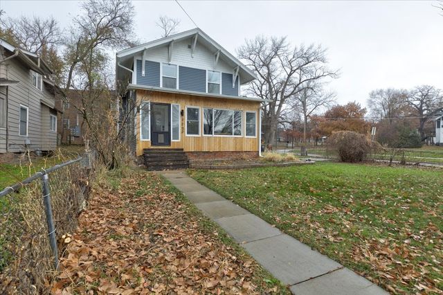 2203 High Street, Des Moines, IA 50312