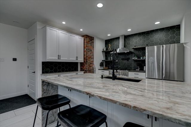 2203 High Street, Des Moines, IA 50312