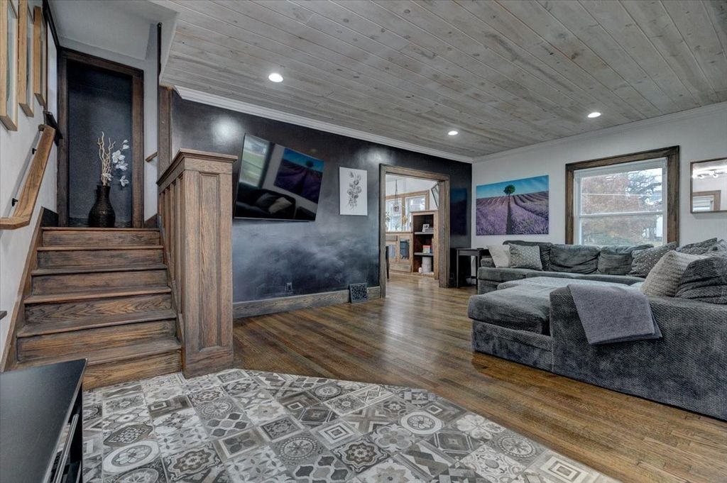 2203 High Street, Des Moines, IA 50312