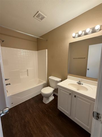 487 Pleasant Meadows Lane, Dallas, TX 75217