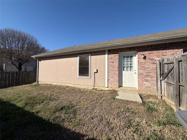 487 Pleasant Meadows Lane, Dallas, TX 75217